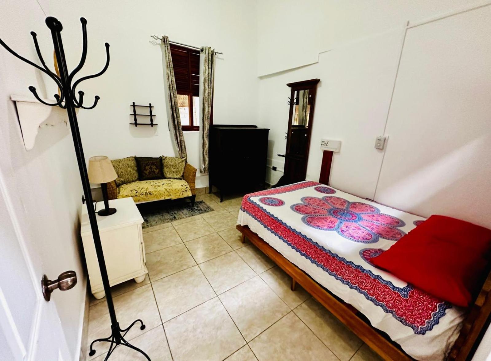 Casa Yoly Hostel 格拉纳达 外观 照片