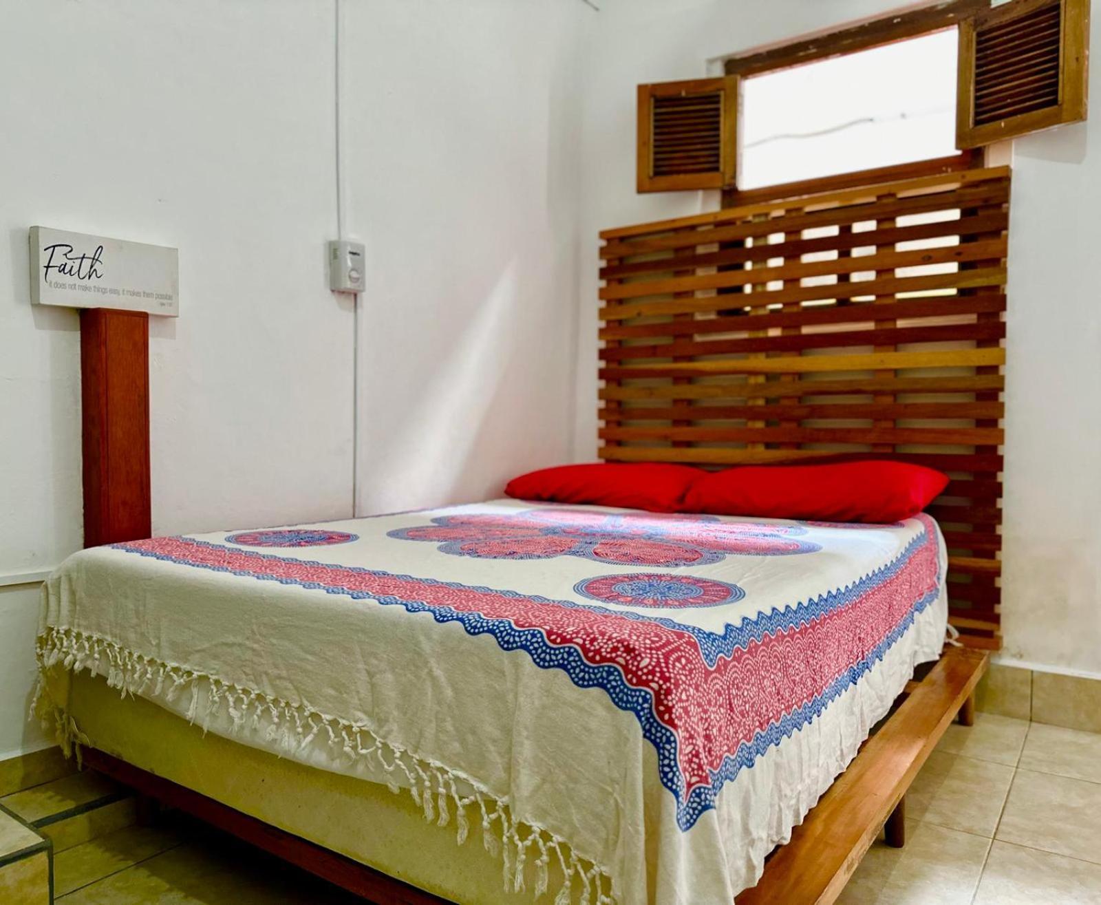 Casa Yoly Hostel 格拉纳达 外观 照片